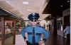 Hawaii_Airport_Policeman_copy.JPG (71071 bytes)